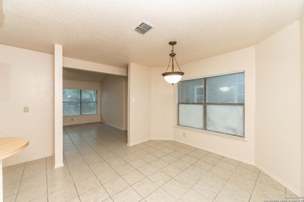 Empty room, Interior, Pendant Lights