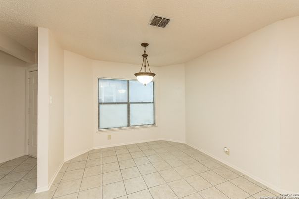 Empty room, Interior, Pendant Lights