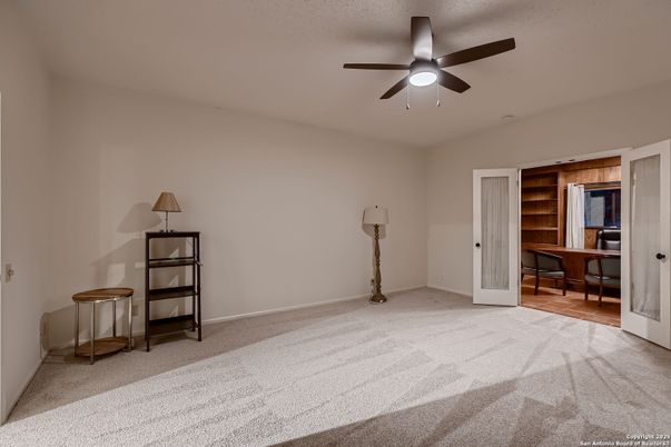 Home Office, Interior