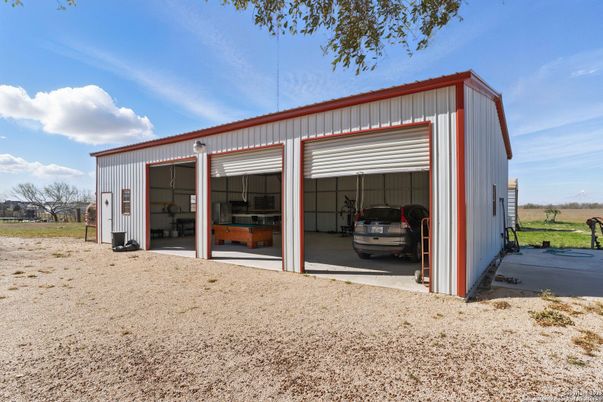 Detached Garage, Exterior