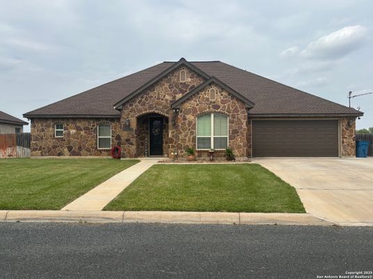 Attached, Exterior, Facade, Brick Traditional