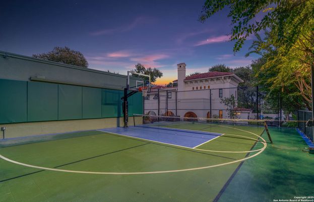 Exterior, Tennis Courts