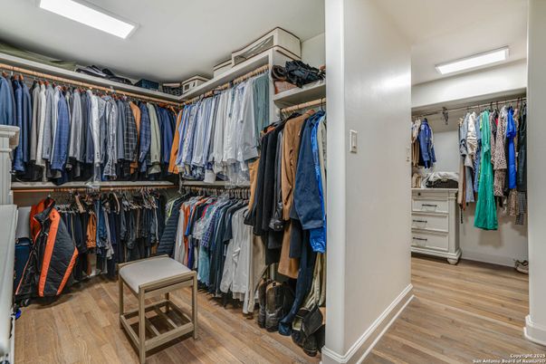 Interior, Walk-in Closets, Wood Texture Flooring