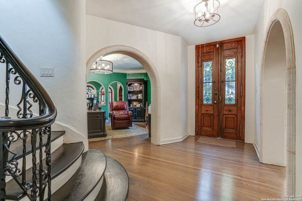 Chandelier, Interior, Wood Texture Flooring