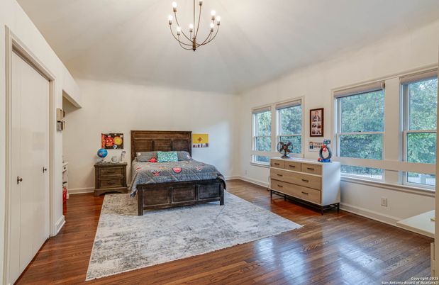 Bedroom, Interior, Pendant Lights, Wood Texture Flooring