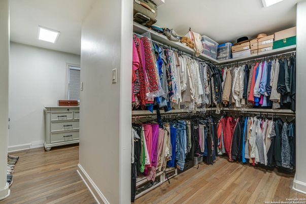 Interior, Walk-in Closets, Wood Texture Flooring