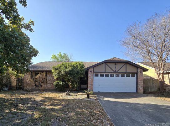 Attached, Exterior, Facade, Brick Facade, Ranch