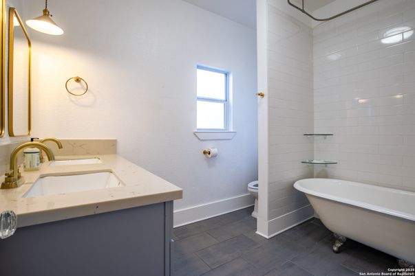 Bathroom, Dual Sink Vanities, Free Standing Baths, Interior, Pendant Lights