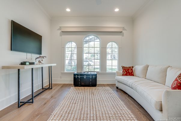 Interior, Living room, Recessed Lighting, Wood Texture Flooring