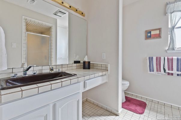 Bathroom, Interior, Tile Countertops