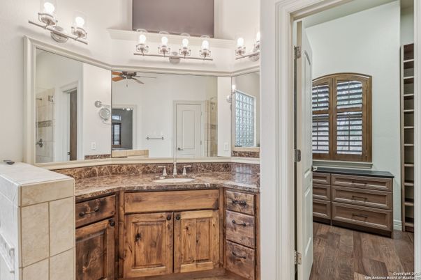 Bathroom, Dual Sink Vanities, Interior, Wood Texture Flooring
