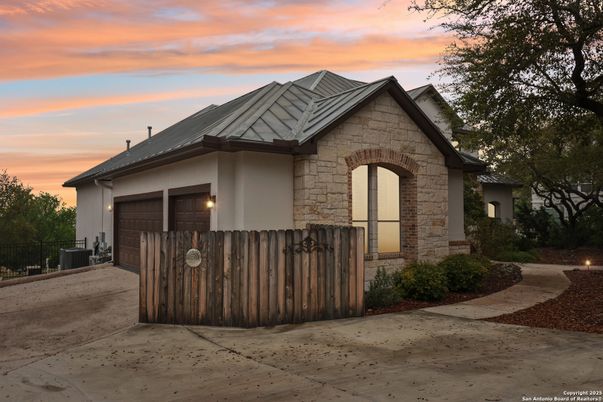 Attached, Exterior, Facade, Brick Traditional