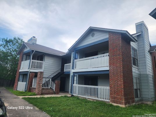 Exterior, Facade, Brick Facade, American Craftsman
