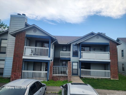 Exterior, Facade, Brick Facade, American Craftsman
