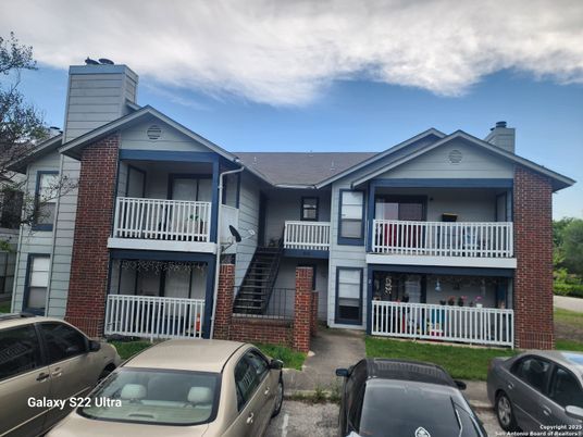 Exterior, Facade, Brick Facade, American Craftsman