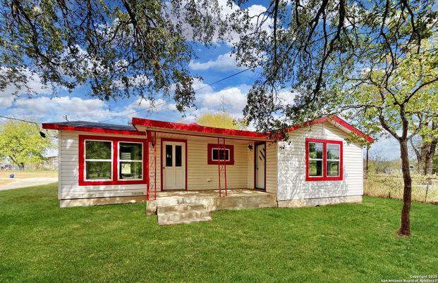 Backyard, Exterior, Facade, Ranch