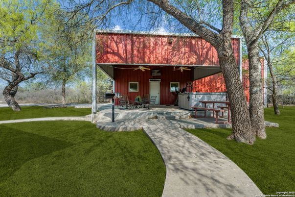 Backyard, Exterior
