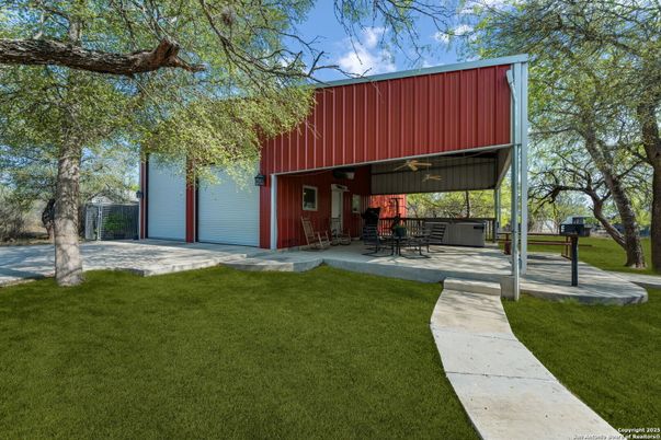 Backyard, Exterior