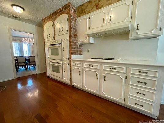Chandelier, Dining room, Interior, Kitchen, Stone Walls, Wood Texture Flooring