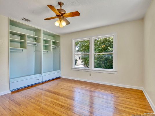 Empty room, Interior, Walk-in Closets, Wood Texture Flooring