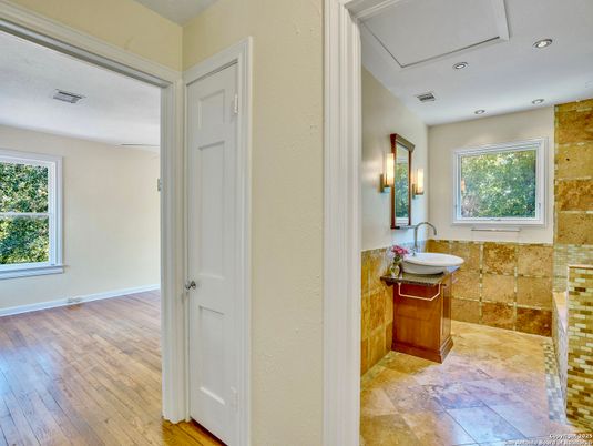 Bathroom, Interior, Recessed Lighting, Wood Texture Flooring
