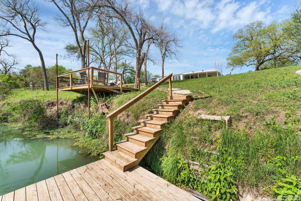 Exterior, Lake