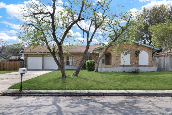 Attached, Exterior, Facade, Brick Facade, Ranch