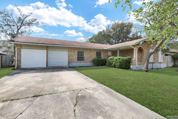 Attached, Exterior, Facade, Brick Facade, Ranch
