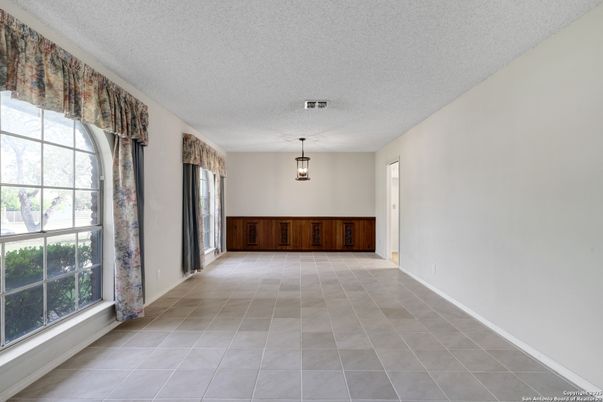 Empty room, Interior, Pendant Lights