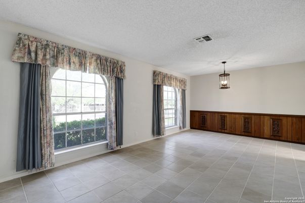 Empty room, Interior, Pendant Lights