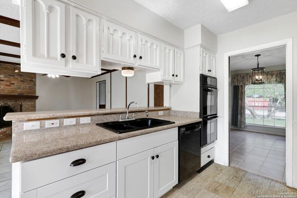 Interior, Kitchen, Pendant Lights, Stone Walls