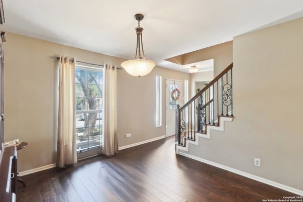 Interior, Pendant Lights, Wood Texture Flooring
