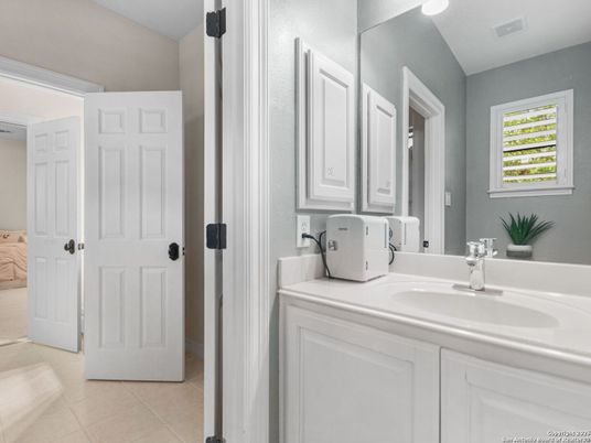 Bathroom, Interior, Recessed Lighting