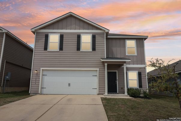 Attached, Exterior, Facade, Rowhouse