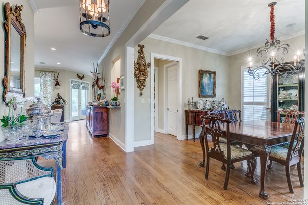 Chandelier, Dining room, Interior, Recessed Lighting, Wood Texture Flooring