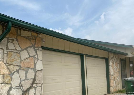 Detached Garage, Exterior