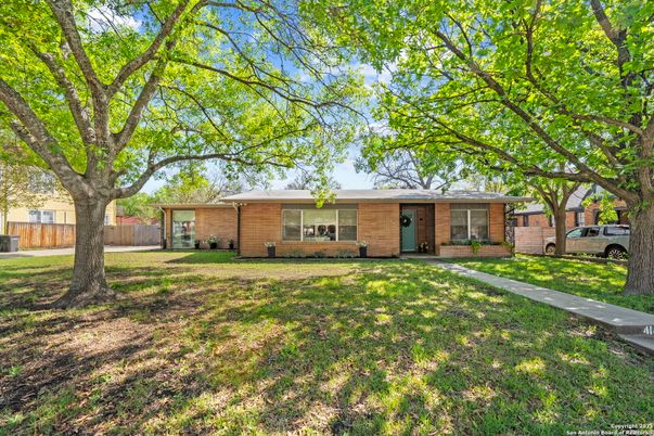 Exterior, Facade, Brick Facade, Ranch