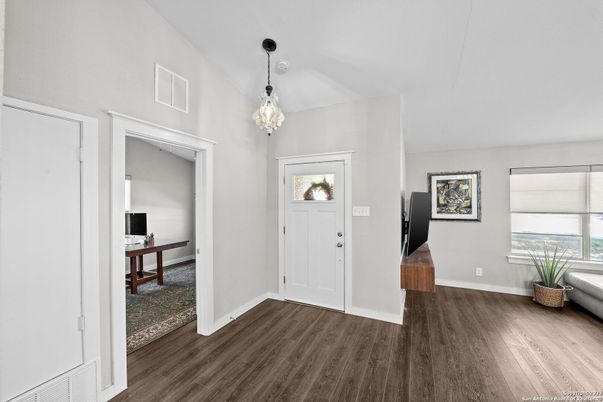 Interior, Pendant Lights, Wood Texture Flooring