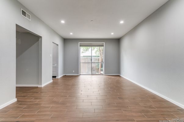 Empty room, Interior, Recessed Lighting, Wood Texture Flooring