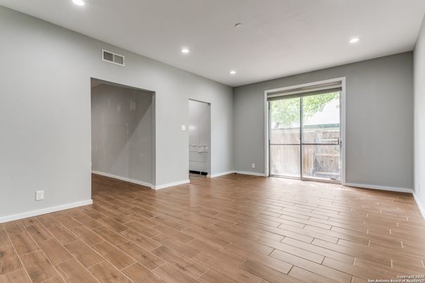 Empty room, Interior, Recessed Lighting, Wood Texture Flooring