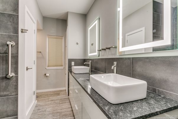 Bathroom, Dual Sink Vanities, Free Standing Baths, Interior