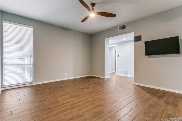 Empty room, Interior, Recessed Lighting, Wood Texture Flooring