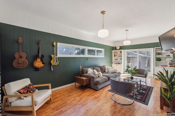 Interior, Living room, Pendant Lights, Wood Texture Flooring