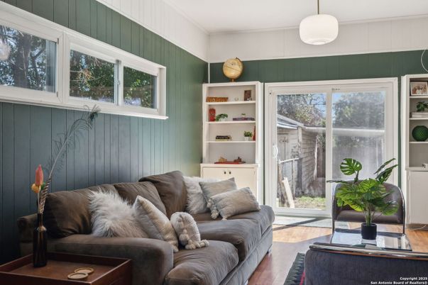 Interior, Living room, Pendant Lights, Wood Texture Flooring