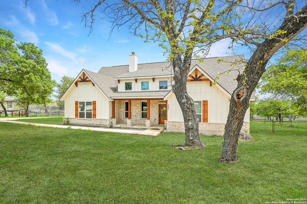 Backyard, Exterior, Facade, Farmhouse
