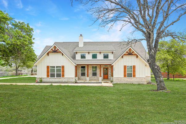 Backyard, Exterior, Facade, Farmhouse
