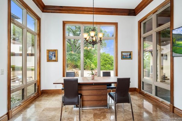 Chandelier, Dining room, Interior