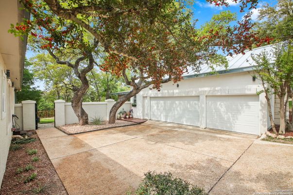 Detached Garage, Exterior