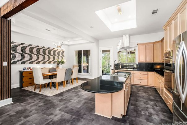 Dining room, Interior, Kitchen, Pendant Lights, Stainless Steel Appliances