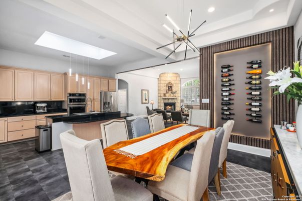 Dining room, Interior, Kitchen, Pendant Lights, Recessed Lighting, Stainless Steel Appliances